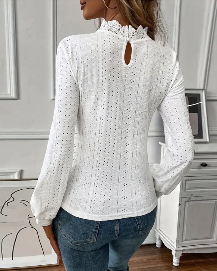 Collyra - Classic Lace Top